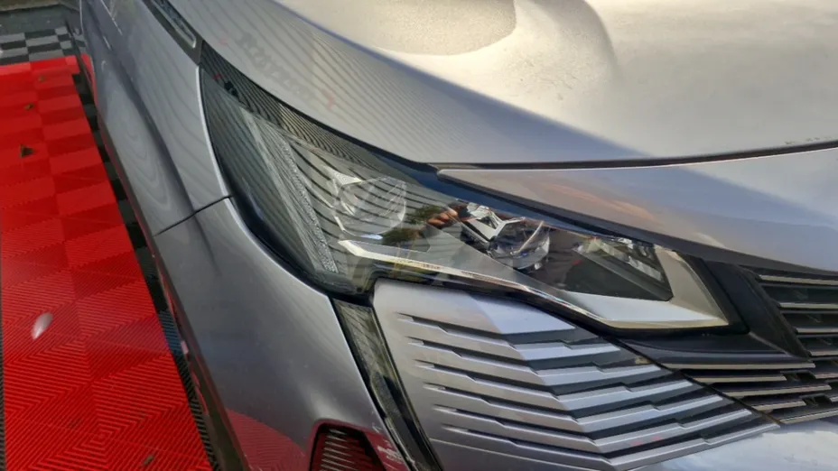 PEUGEOT 3008 -