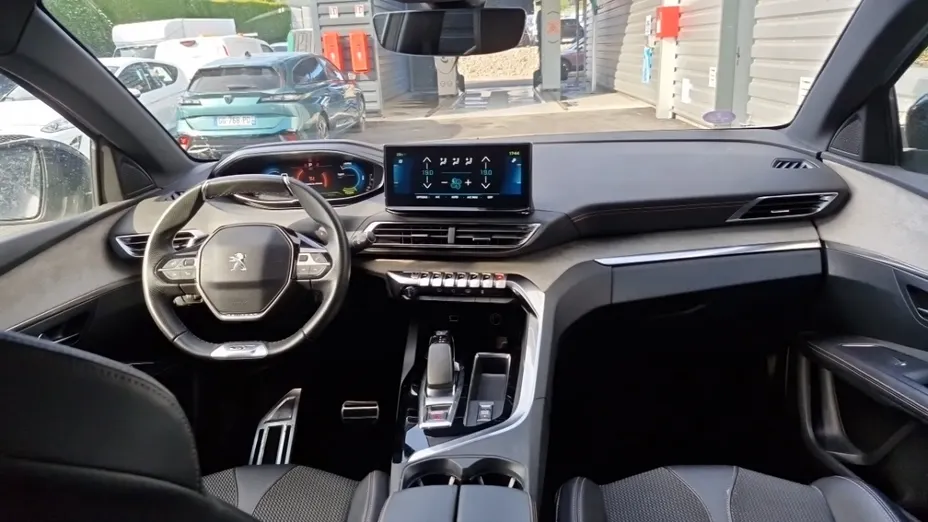 PEUGEOT 3008 -