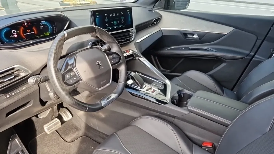 PEUGEOT 3008 -