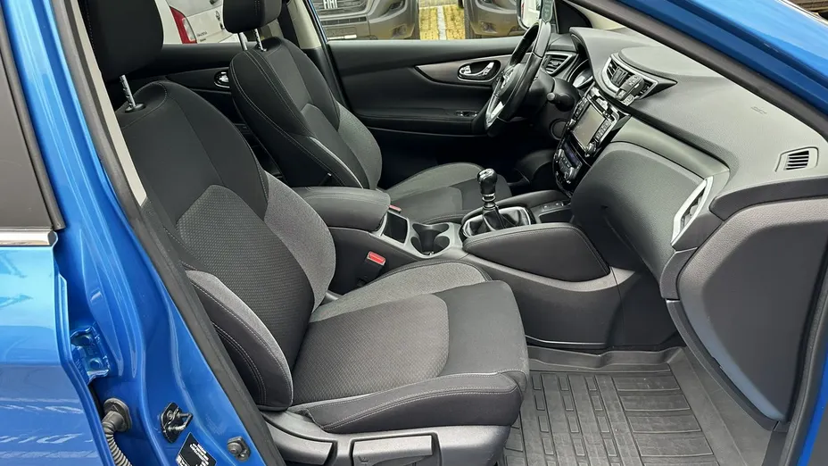 NISSAN Qashqai -