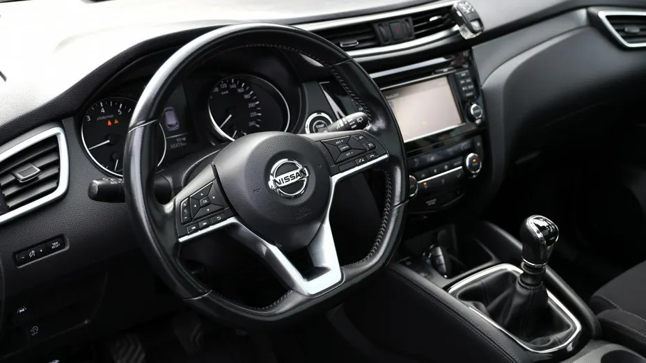 NISSAN Qashqai -