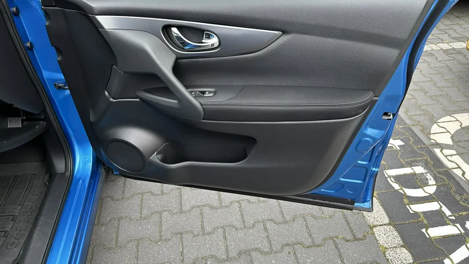 NISSAN Qashqai -