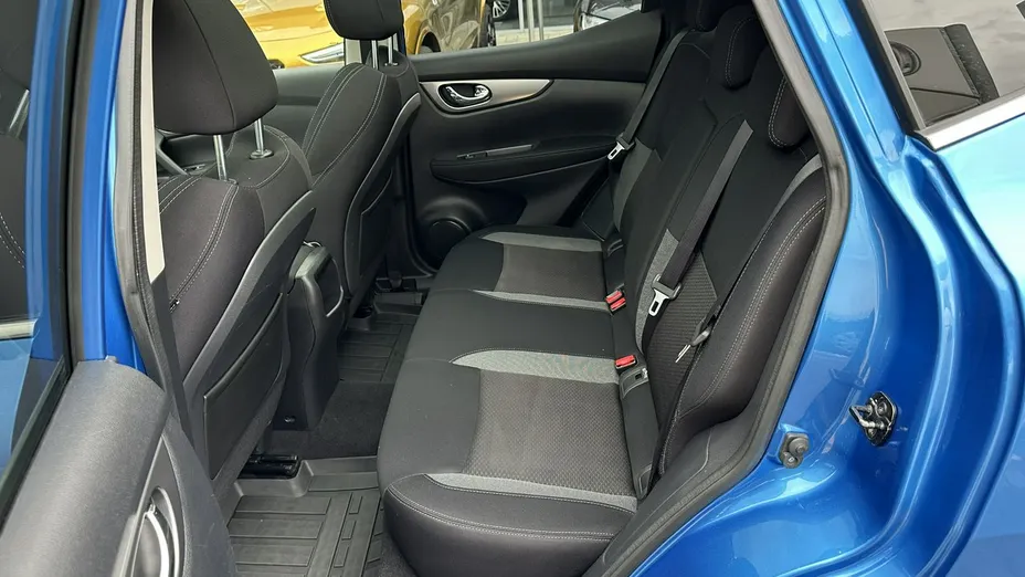 NISSAN Qashqai -