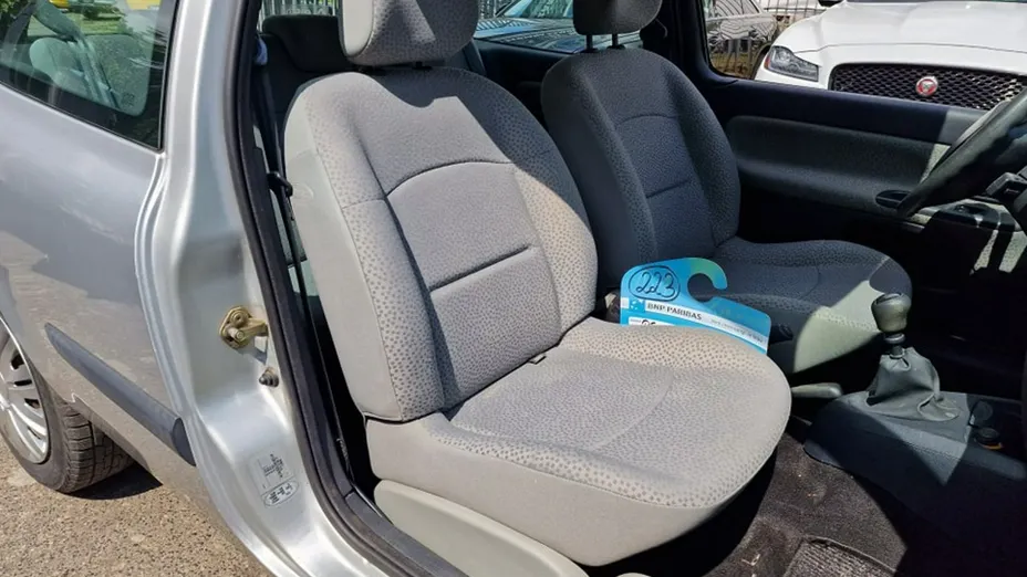 RENAULT Clio -