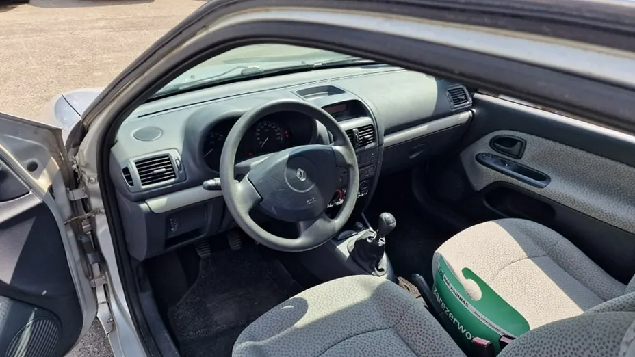 RENAULT Clio -