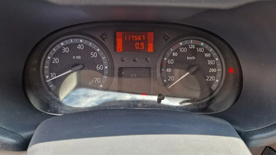 RENAULT Clio -