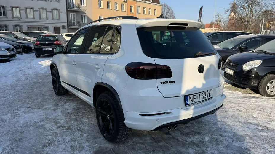VOLKSWAGEN Tiguan -