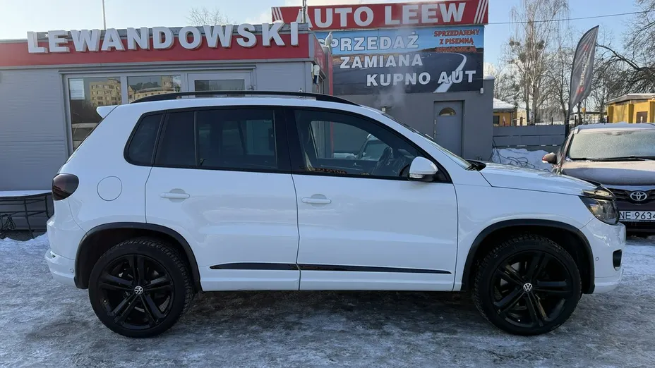 VOLKSWAGEN Tiguan -