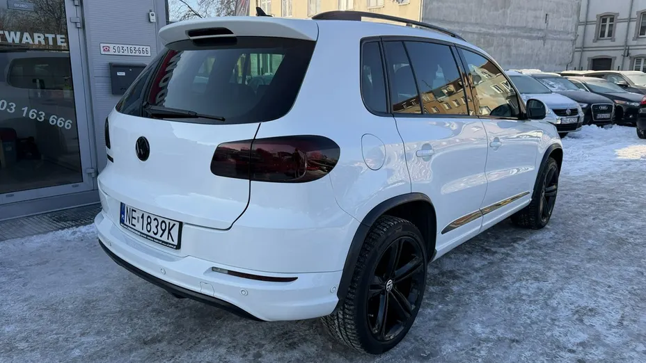 VOLKSWAGEN Tiguan -