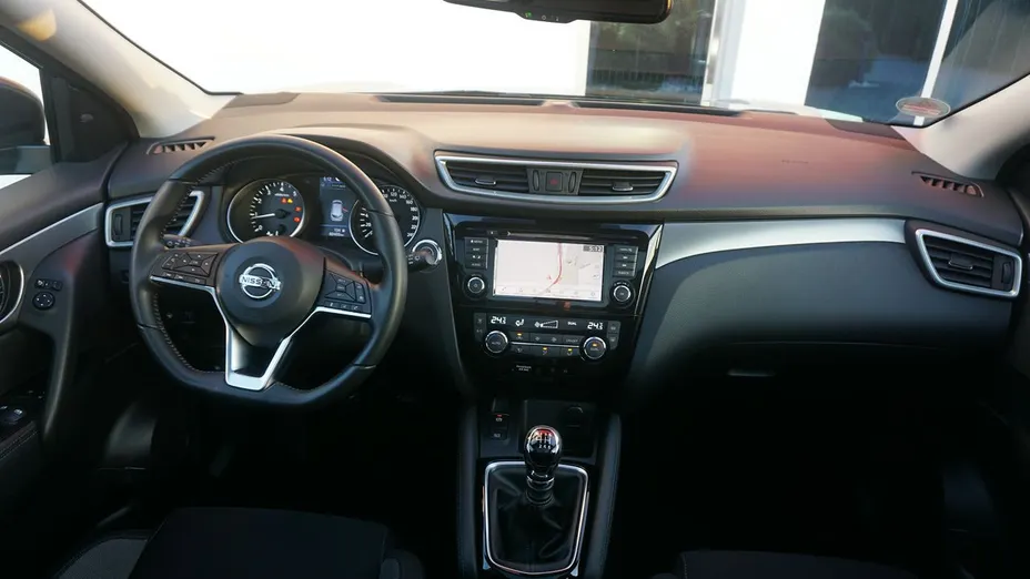 NISSAN Qashqai Qashqai 1.3 DIG-T N-Connecta