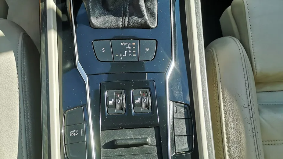 PEUGEOT 508 -