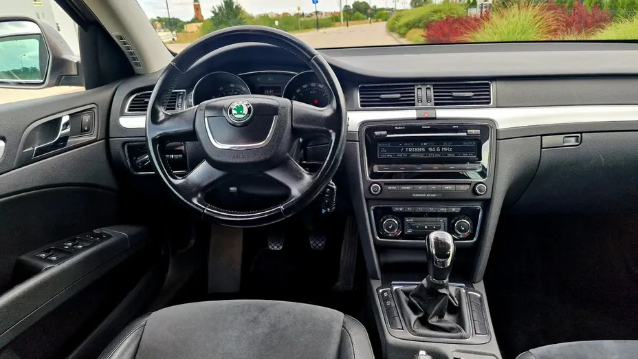 SKODA Superb -