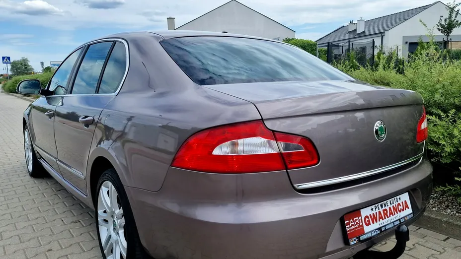 SKODA Superb -