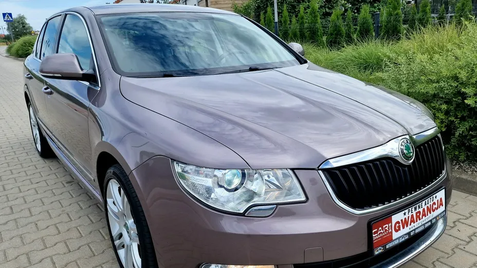 SKODA Superb -