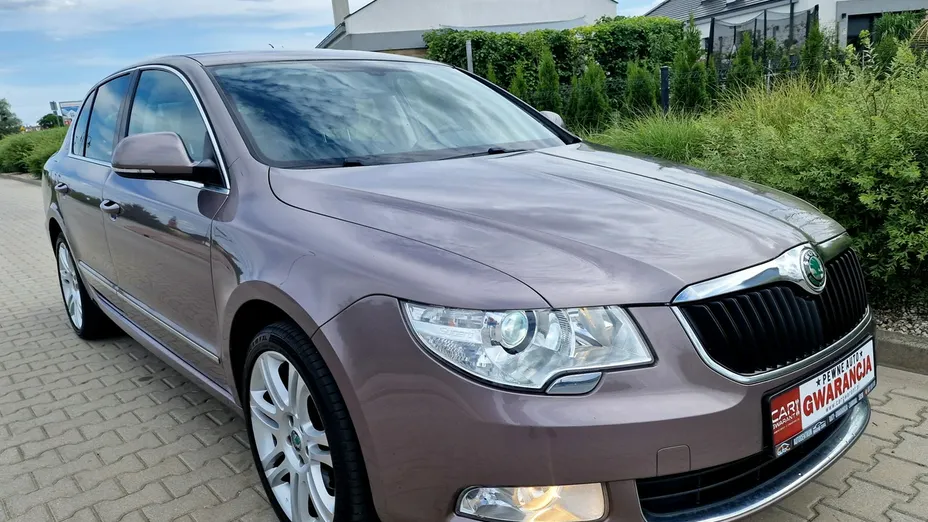 SKODA Superb -