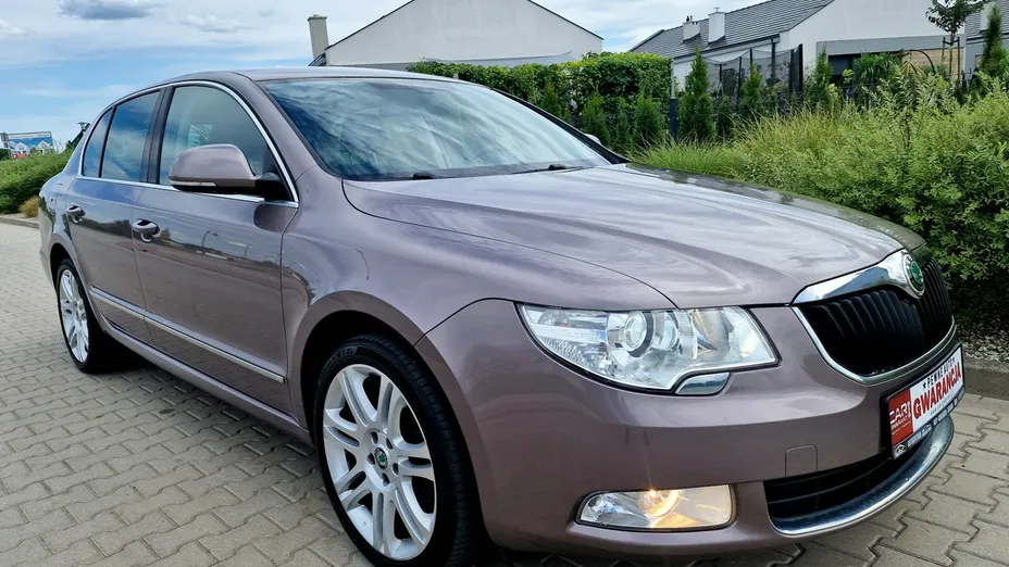 SKODA Superb -