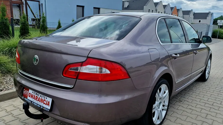 SKODA Superb -