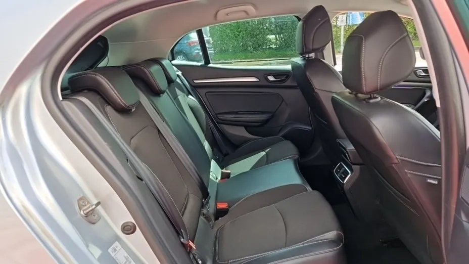 RENAULT Megane -