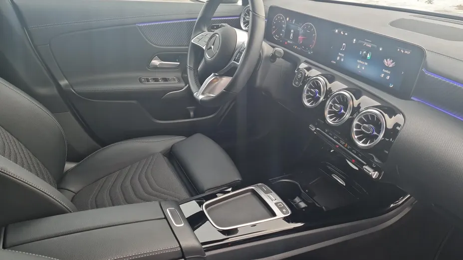 MERCEDES-BENZ CLA CLA 180 mHEV 7G-DCT