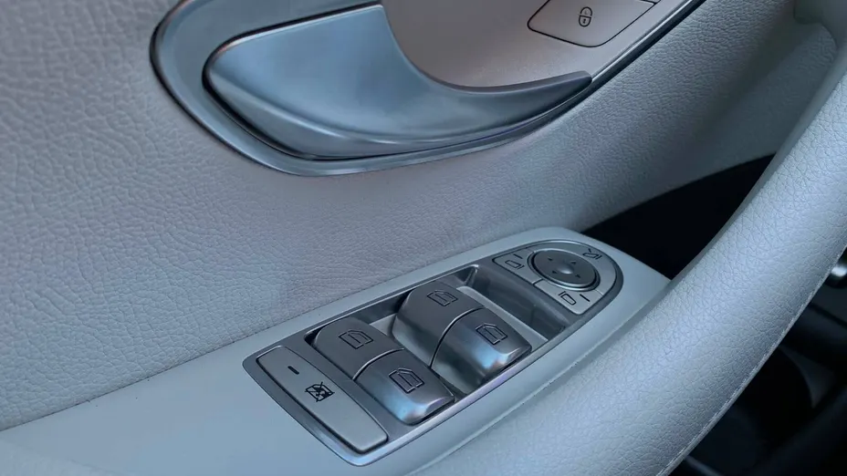 MERCEDES-BENZ E Klasa E 300 de 4-Matic Avantgarde