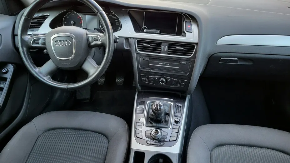 AUDI A4 -