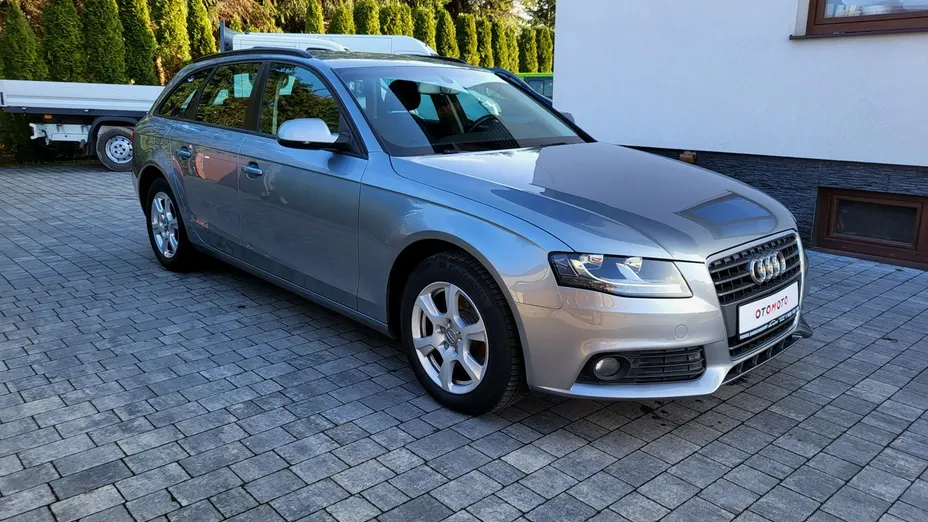 AUDI A4 -