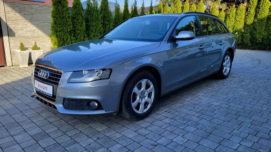AUDI A4 -