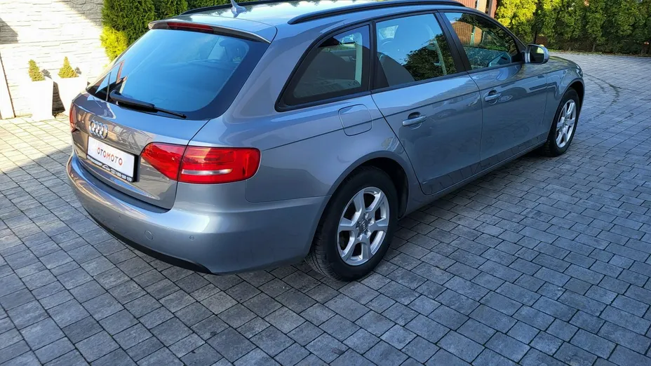 AUDI A4 -