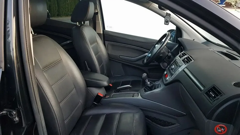 FORD Kuga -