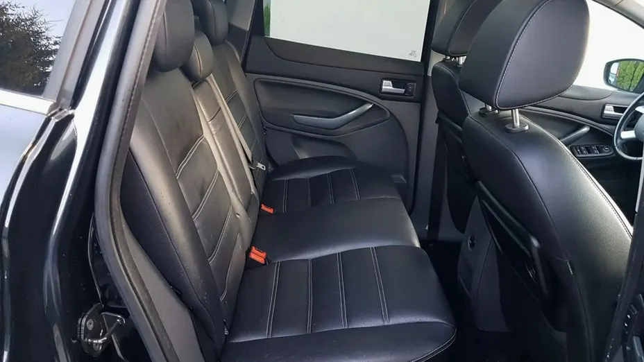 FORD Kuga -