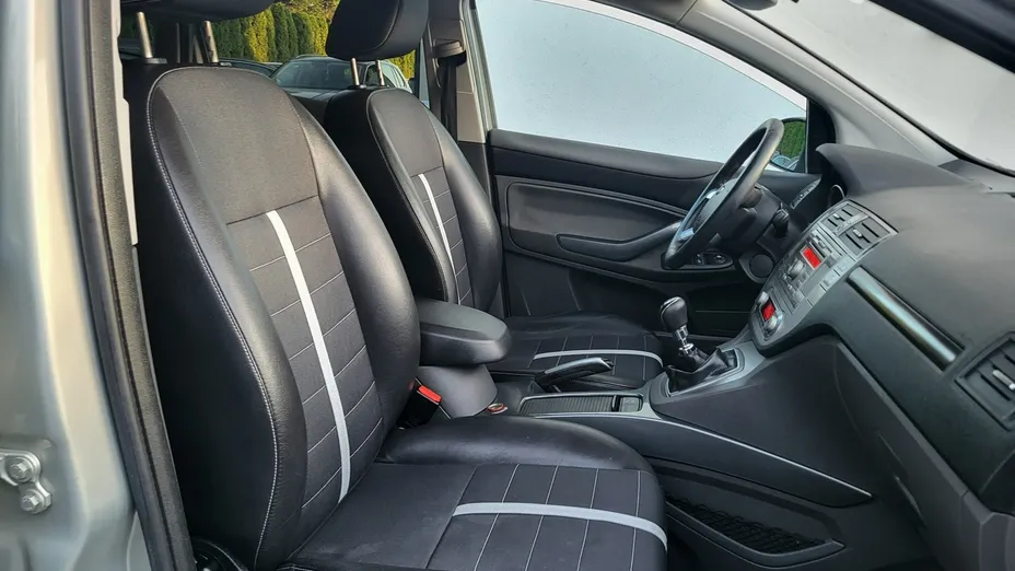 FORD Kuga -