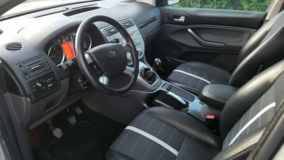FORD Kuga -