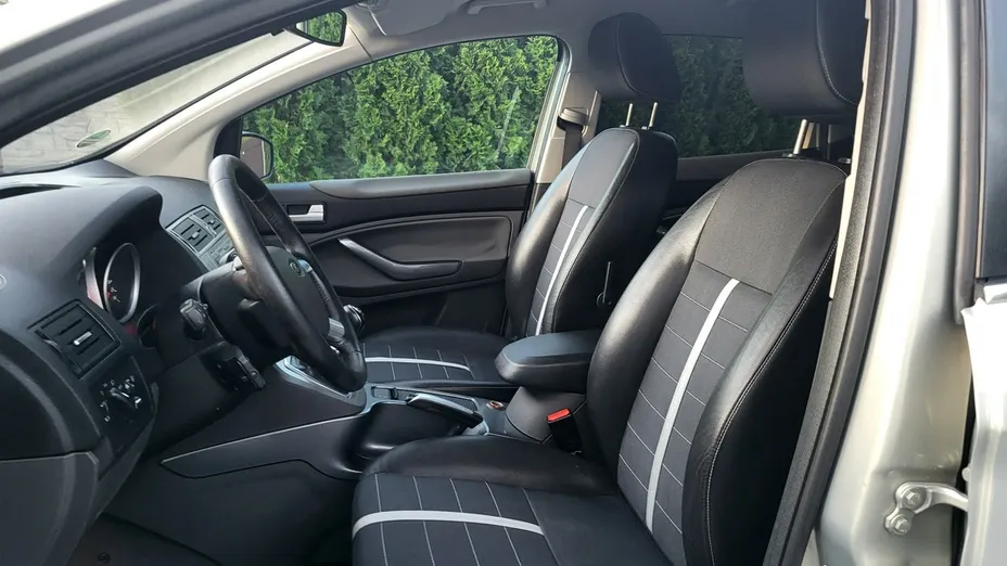 FORD Kuga -