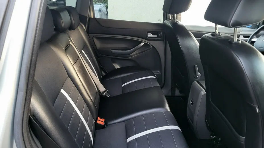 FORD Kuga -