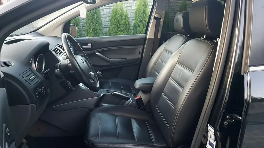 FORD Kuga -