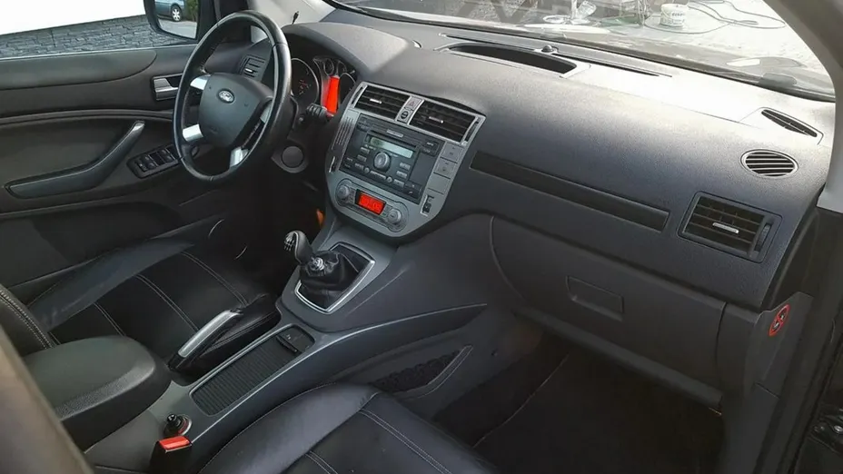 FORD Kuga -