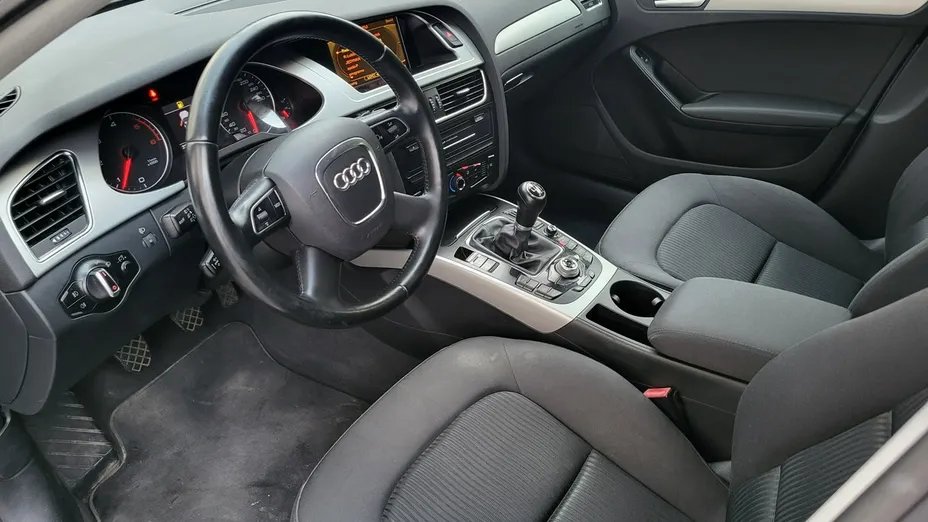 AUDI A4 -