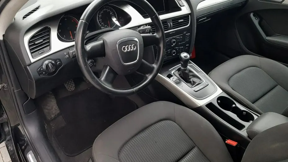 AUDI A4 -