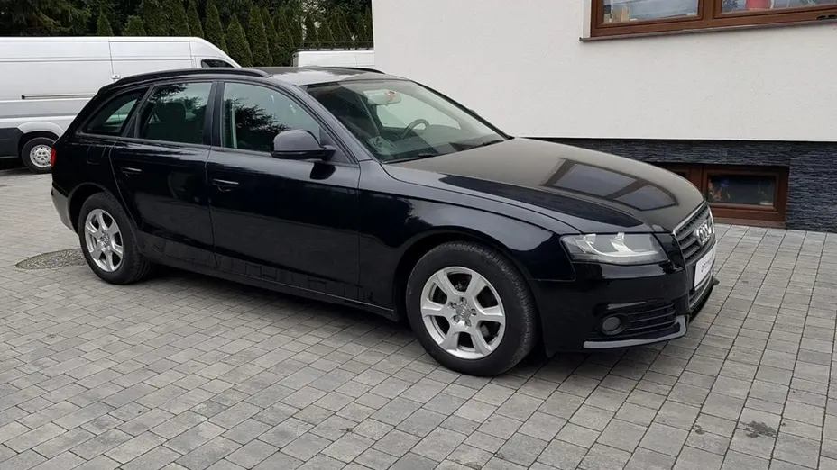 AUDI A4 -