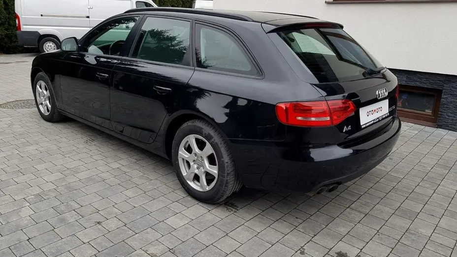 AUDI A4 -