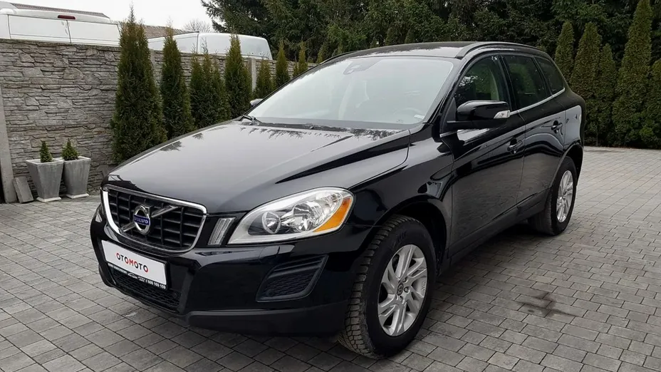 VOLVO XC60 -