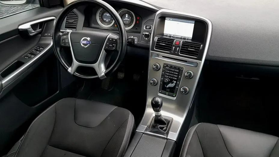 VOLVO XC60 -
