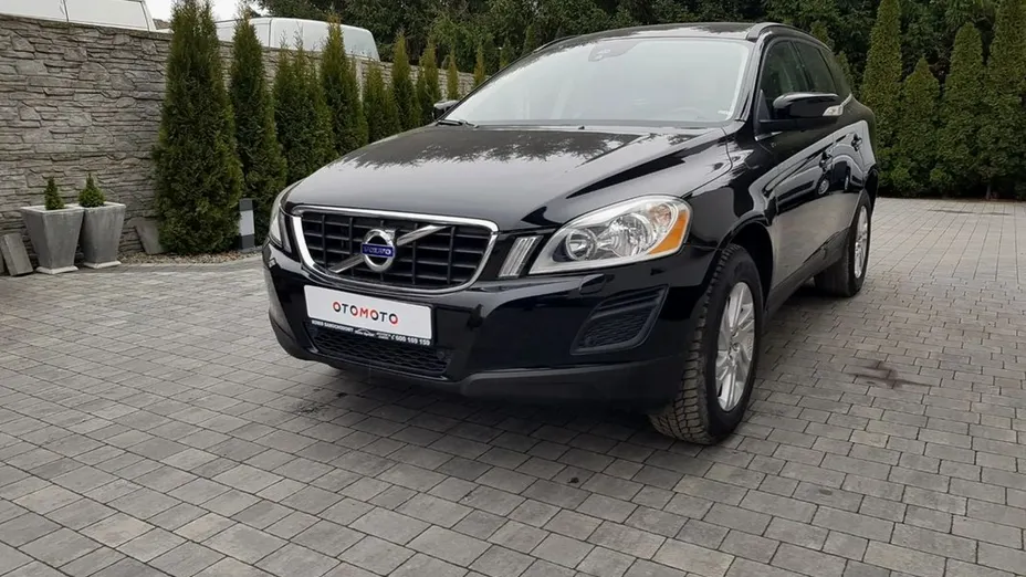 VOLVO XC60 -