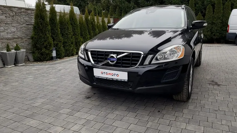 VOLVO XC60 -