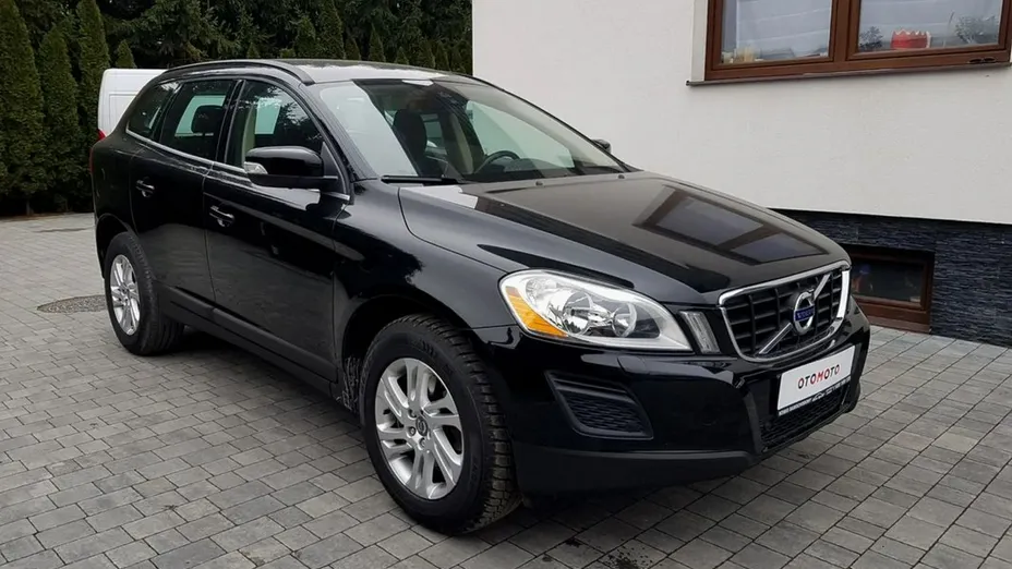 VOLVO XC60 -