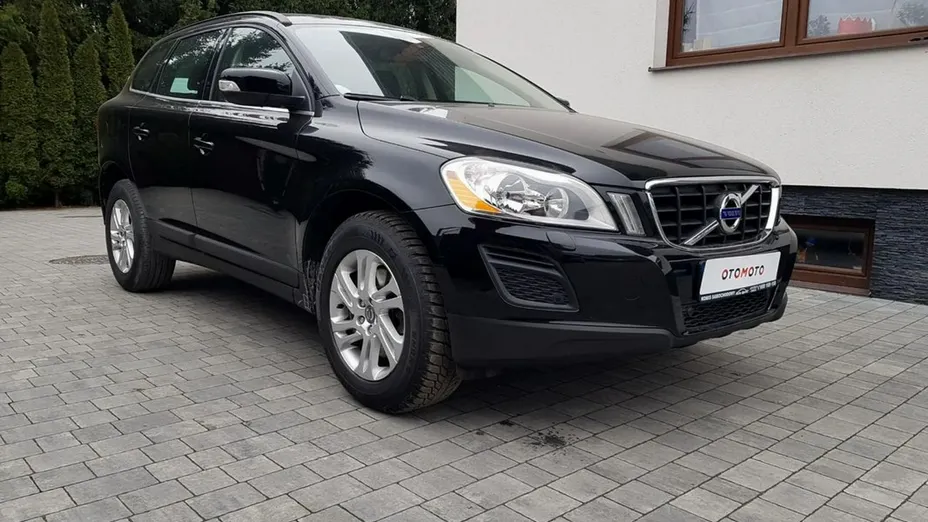 VOLVO XC60 -