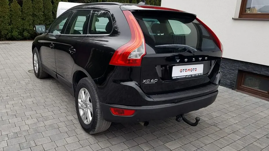 VOLVO XC60 -