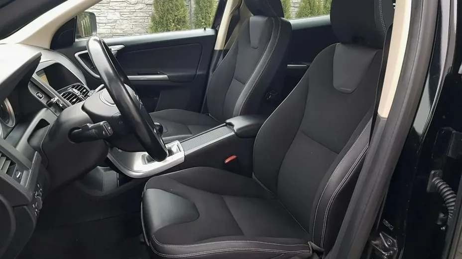 VOLVO XC60 -