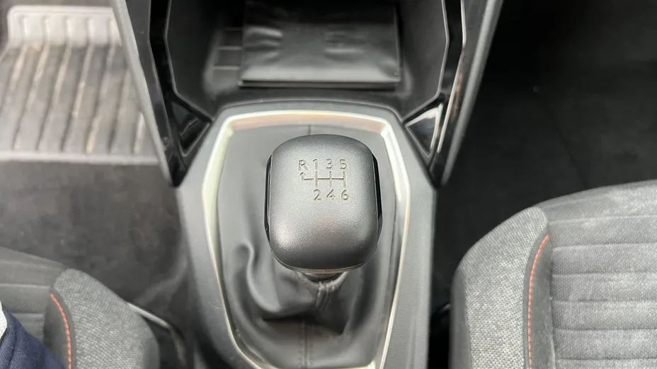 PEUGEOT 2008 -