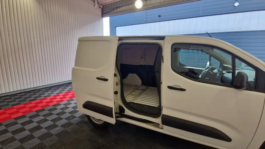 PEUGEOT Partner -